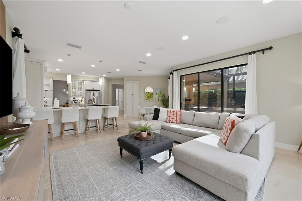 2882 Cinnamon Bay Cir, Naples, FL 34119 Photo