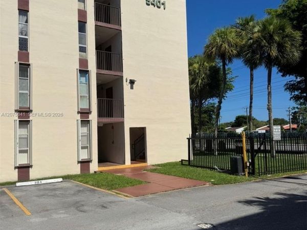 9401 SW 4th St , Unit 103, Miami, FL 33174