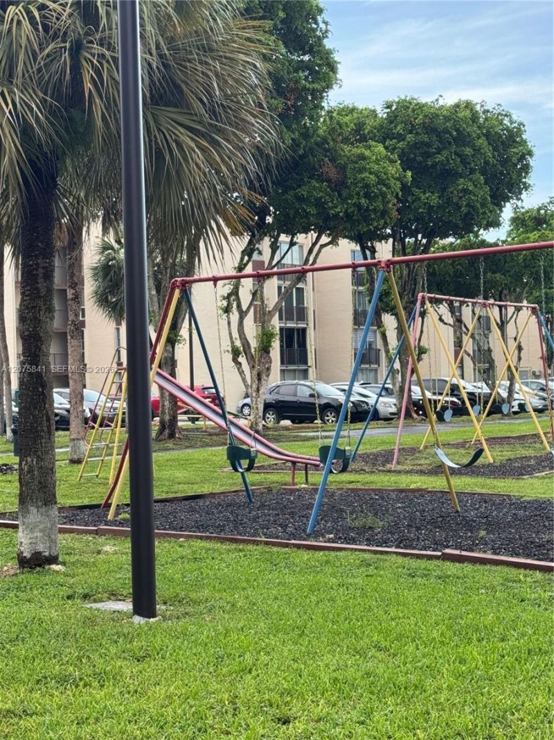 9401 SW 4th St, Unit 103, Miami, FL 33174 Photo