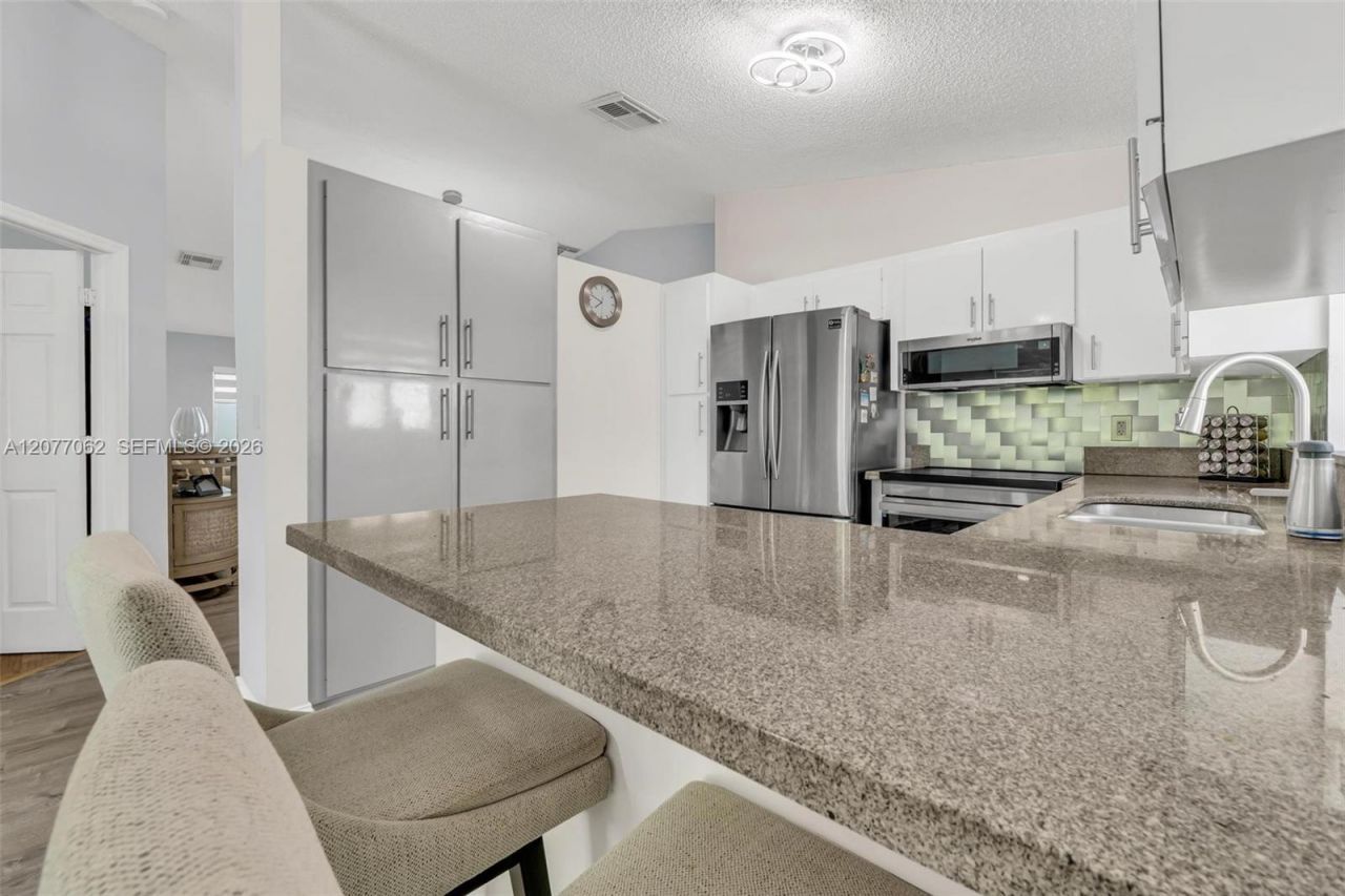 631 SW 176th Ave , Pembroke Pines, FL 33029 Photo