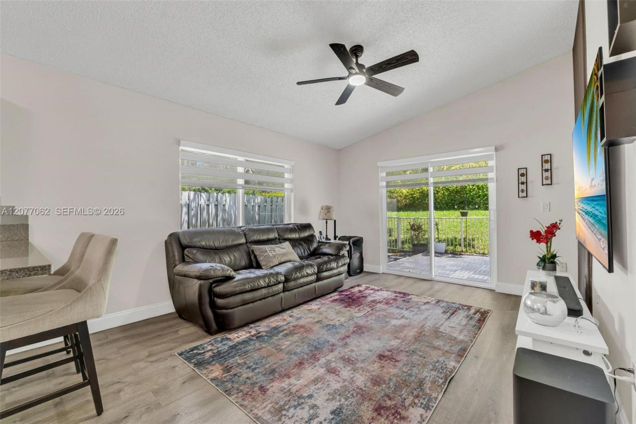 631 SW 176th Ave , Pembroke Pines, FL 33029 Photo