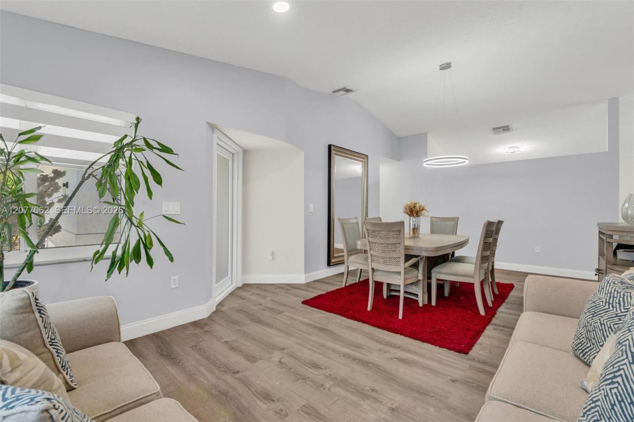 631 SW 176th Ave , Pembroke Pines, FL 33029 Photo
