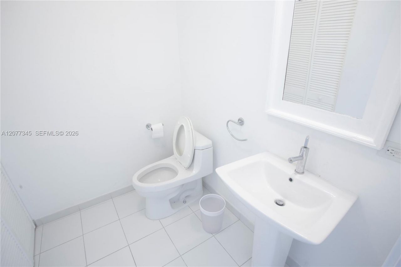 3470 E Coast Ave, Unit H1213, Miami, FL 33137 Photo