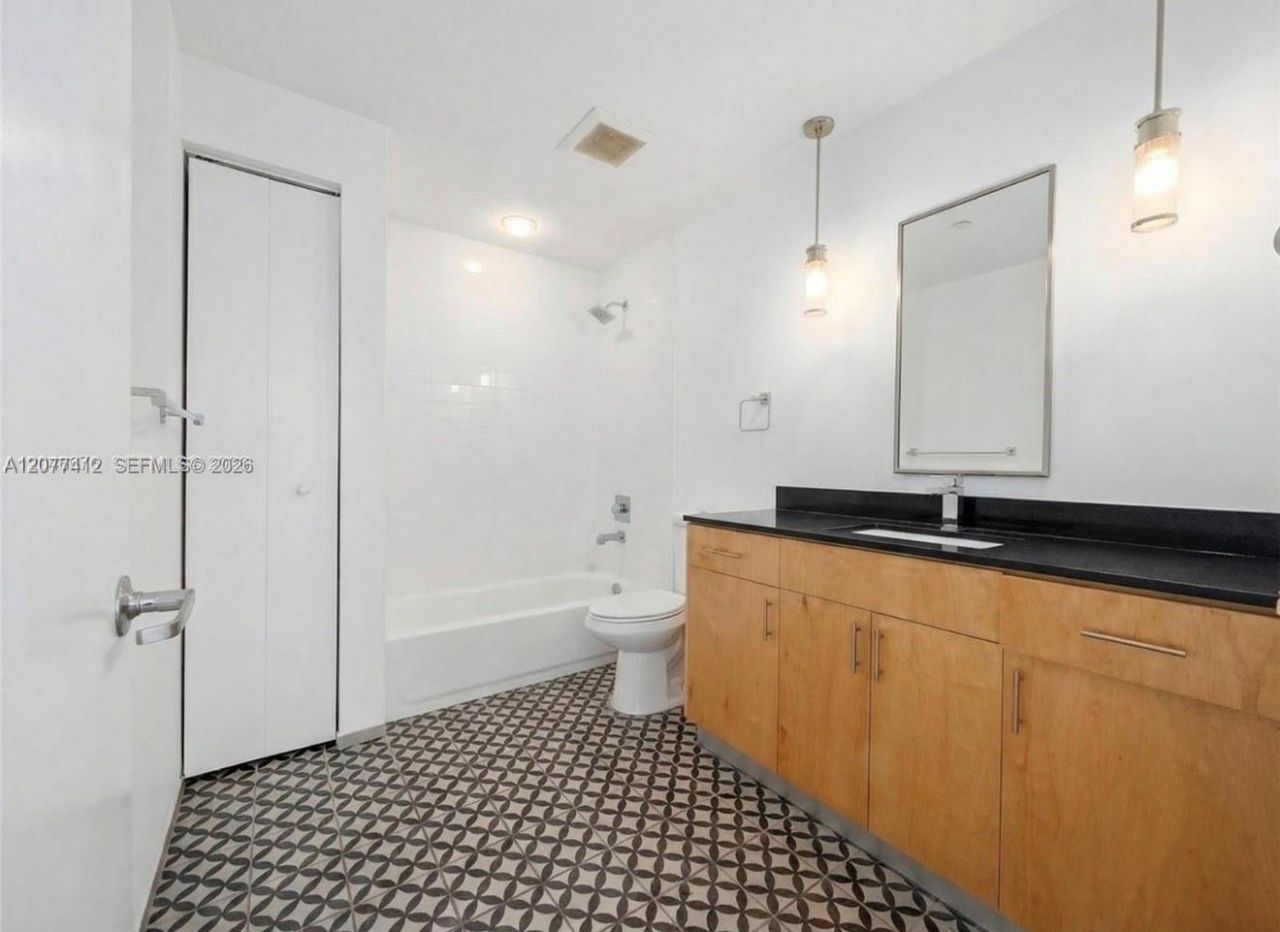 765 NW 1st St, Unit 301, Miami, FL 33128 Photo