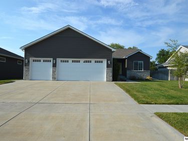 1304 Olivia Drive, Eagle, NE 68347