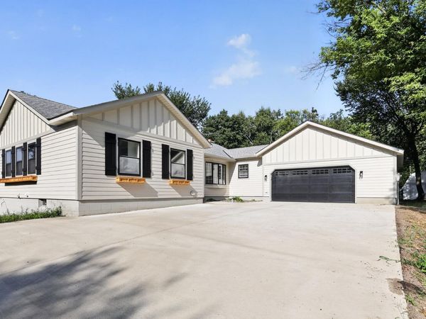 10489 Barnes Way , Inver Grove Heights, MN 55077