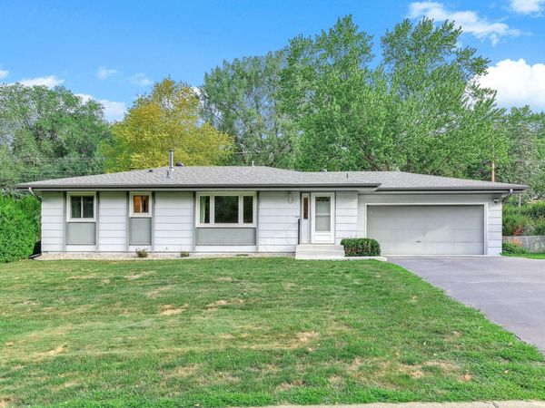 104 Meadow Circle N, Burnsville, MN 55337