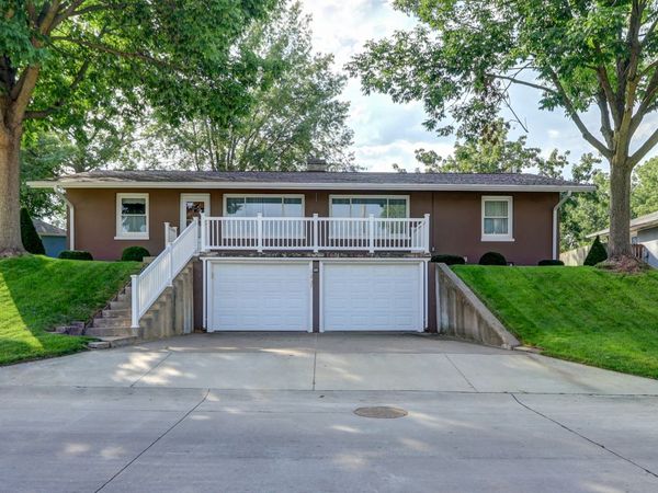 1237 Harrison Drive, Clinton, IA 52732