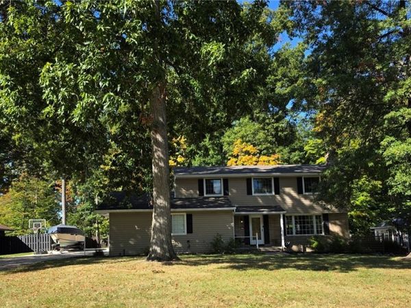8124 Thornhurst Drive, North Royalton, OH 44133
