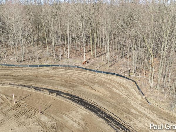 5632 N Blackberry Bluff, Kentwood, MI 49512