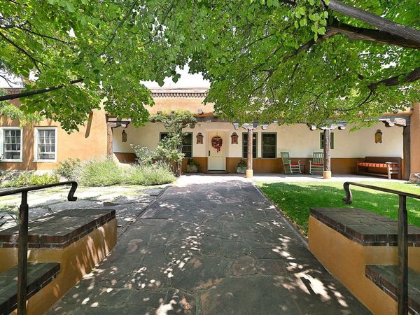 311 Bishops Lodge Road , Santa Fe, NM 87501
