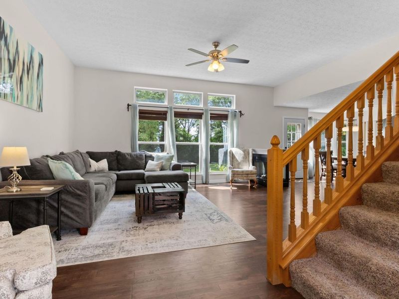 1097 Pebble Brook Drive, Columbus, OH 43240 Photo 5