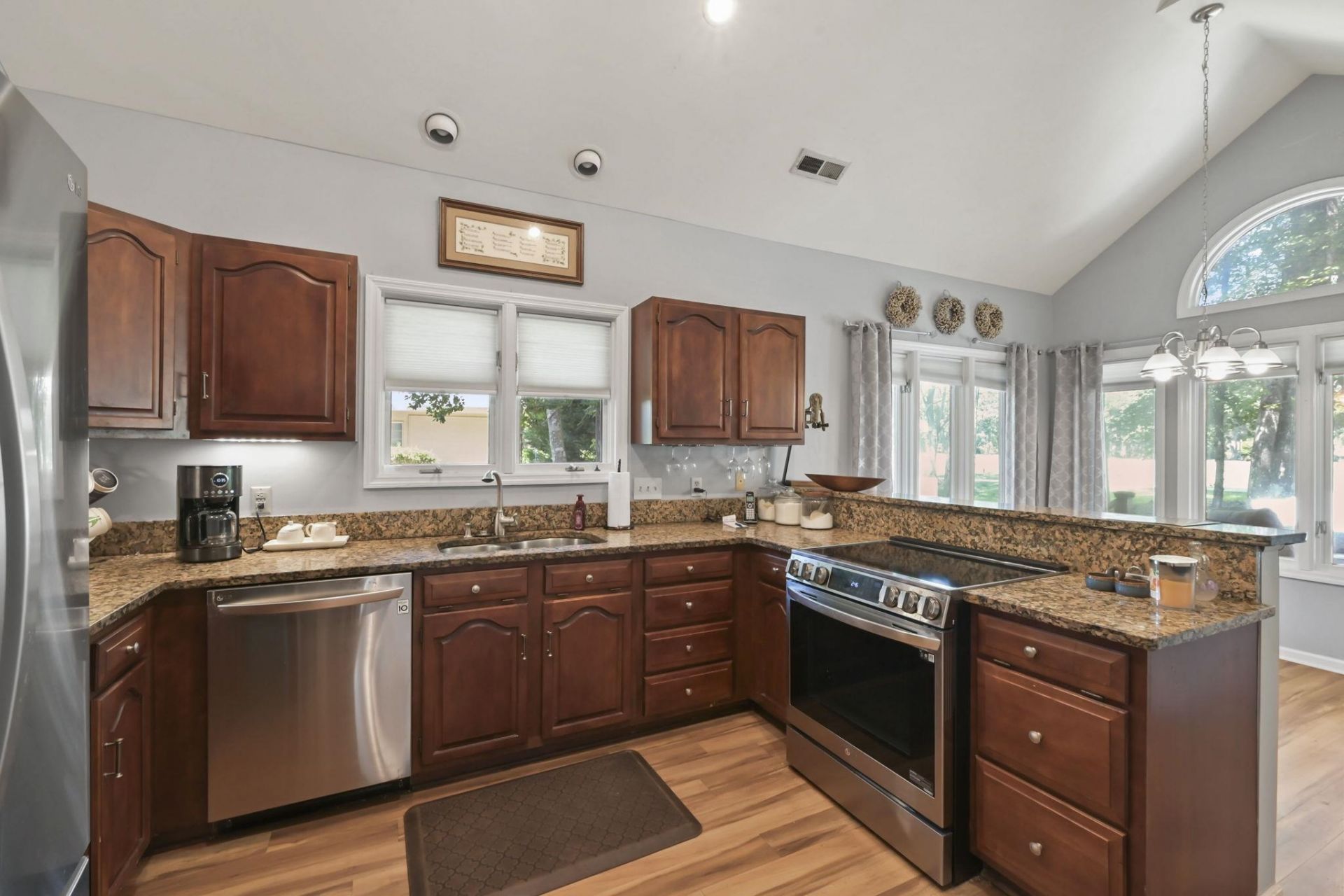 1207 Spinnaker Dr. Photo 10
