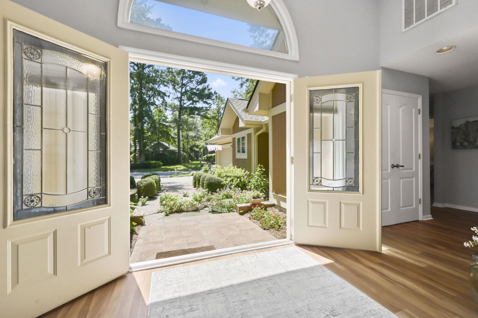 1207 Spinnaker Dr. Photo 5