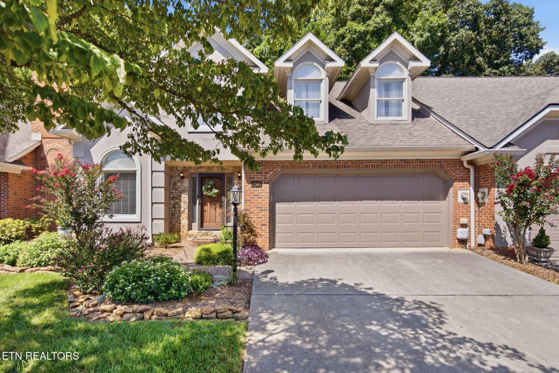 8507 Oxford Drive, Knoxville, TN 37922 Main Photo