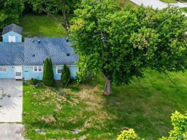 2070 Harwine Street, Flint Township, Mi 48532