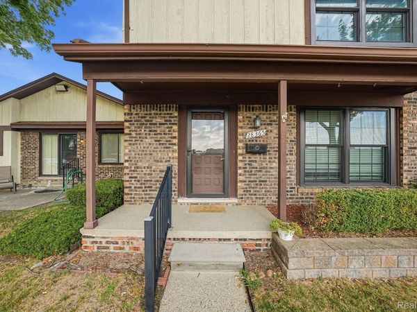 28365 Queens Court, Warren, Mi 48093