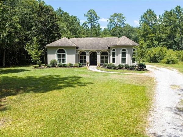 61241 N MILL Road , Lacombe, LA 70445