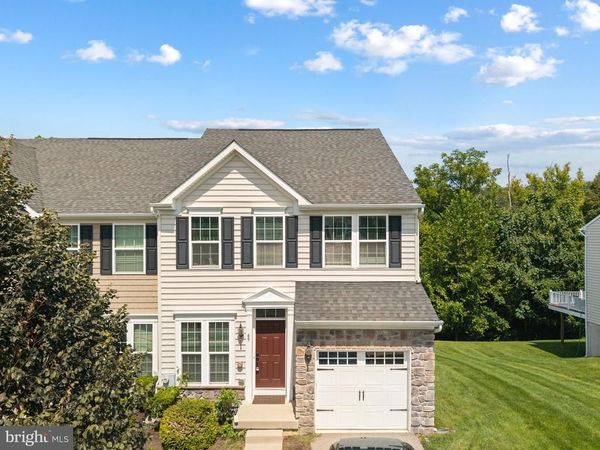 49 HAWKSWELL CIRCLE, ORELAND, PA 19075