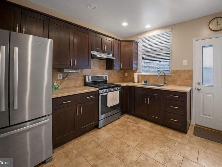 2416 S 16th Street, Philadelphia, PA 19145 Main Photo
