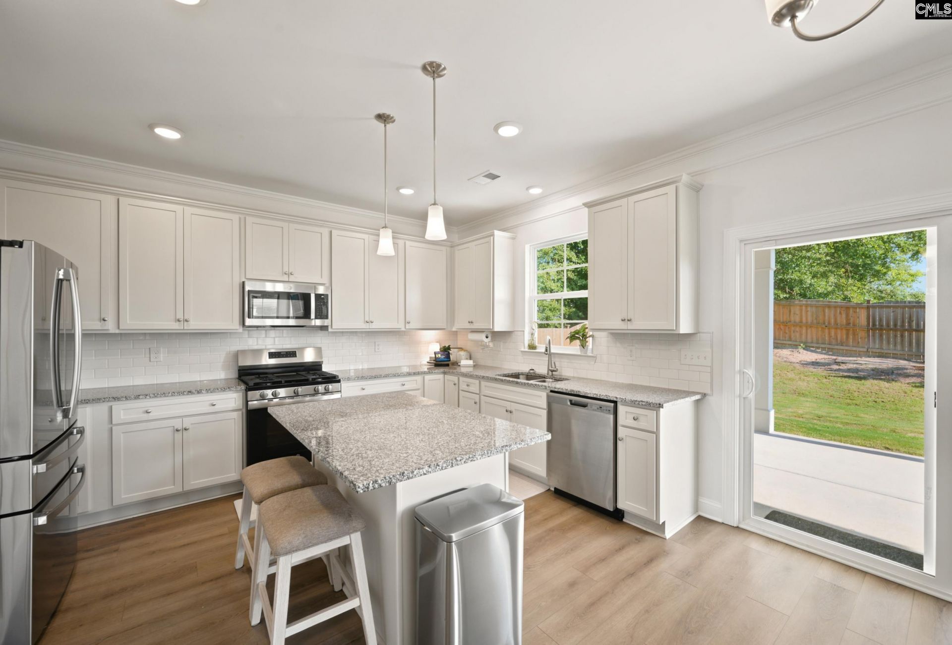 388 Stillington Street Photo 6