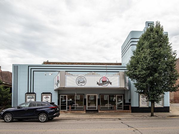 711 Main Street, Vincennes, IN 47591