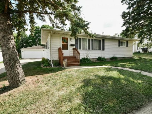 567 W 5th Street , Zumbrota, MN 55992