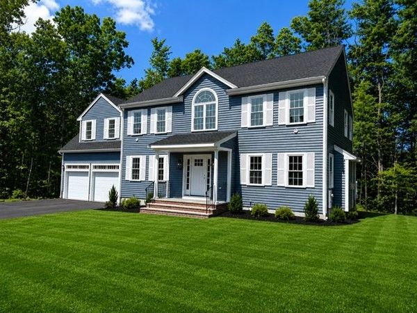 4 Clarendon Circle, Holbrook, MA 02343