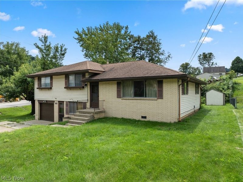 301 Alpine Drive, Toronto, OH 43964 Photo 3