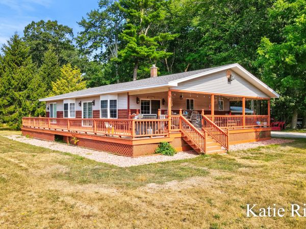 2030 N Scenic Drive, Muskegon, MI 49445