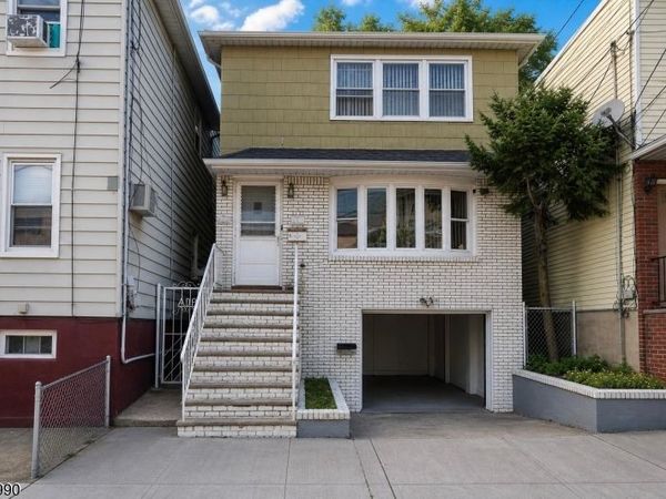 114 Cross St, East Newark, NJ 07029