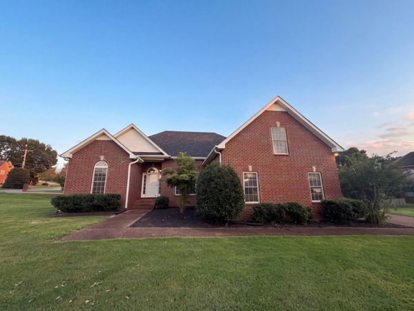 101 Wyncrest Commons Ct , Hendersonville, TN 37075