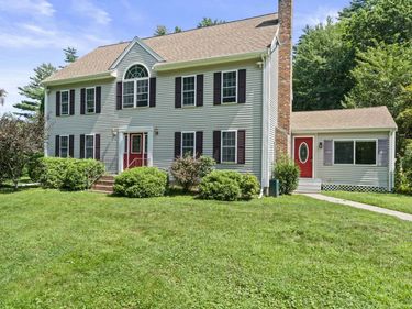 379 West Washington Street, Hanson, MA 02341