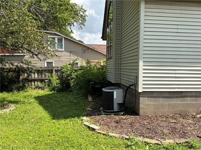 706 North Street, Brooklyn Heights, OH 44131 Photo 3