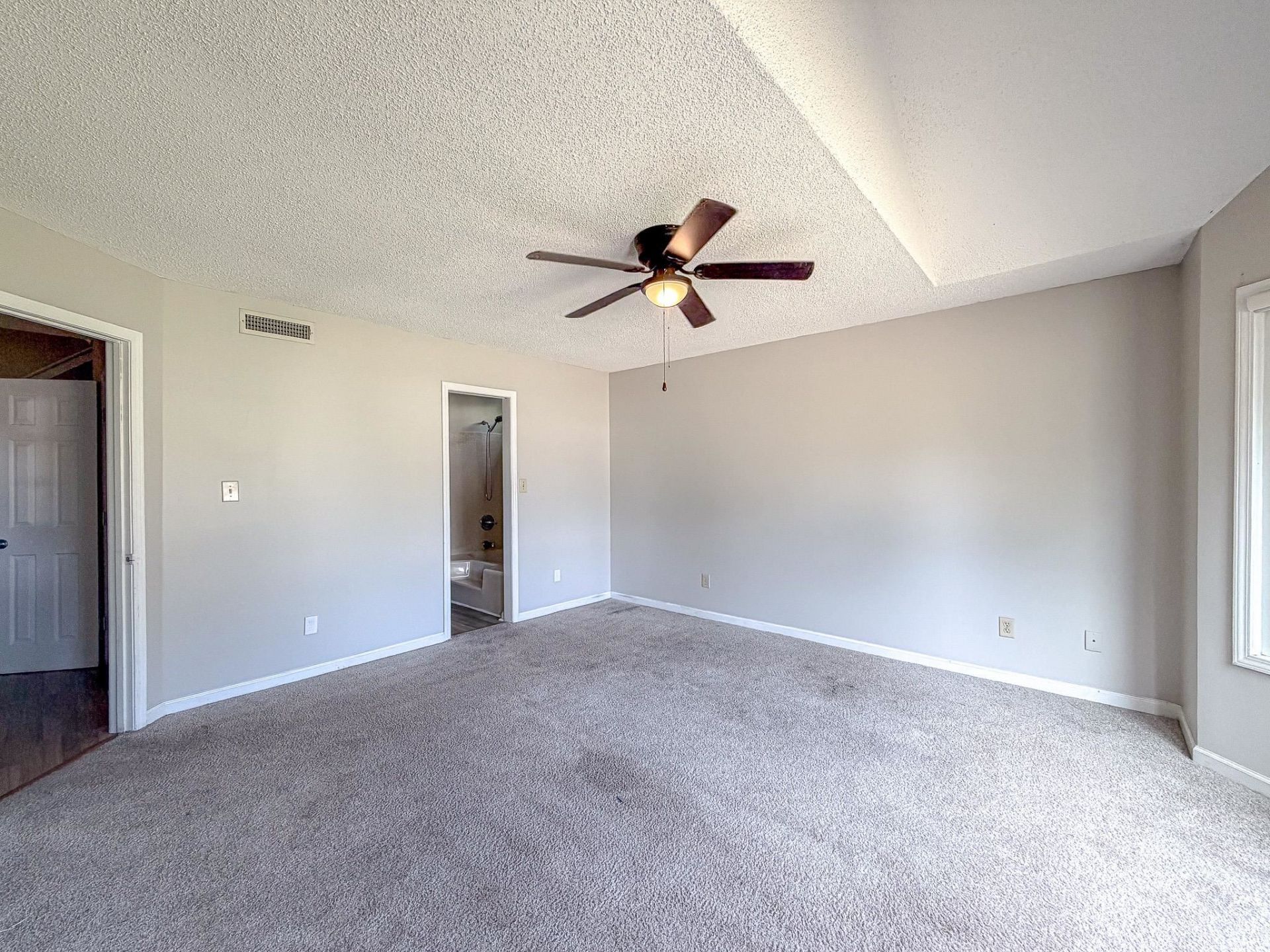 302 Scotts Mill Ct. Photo 17