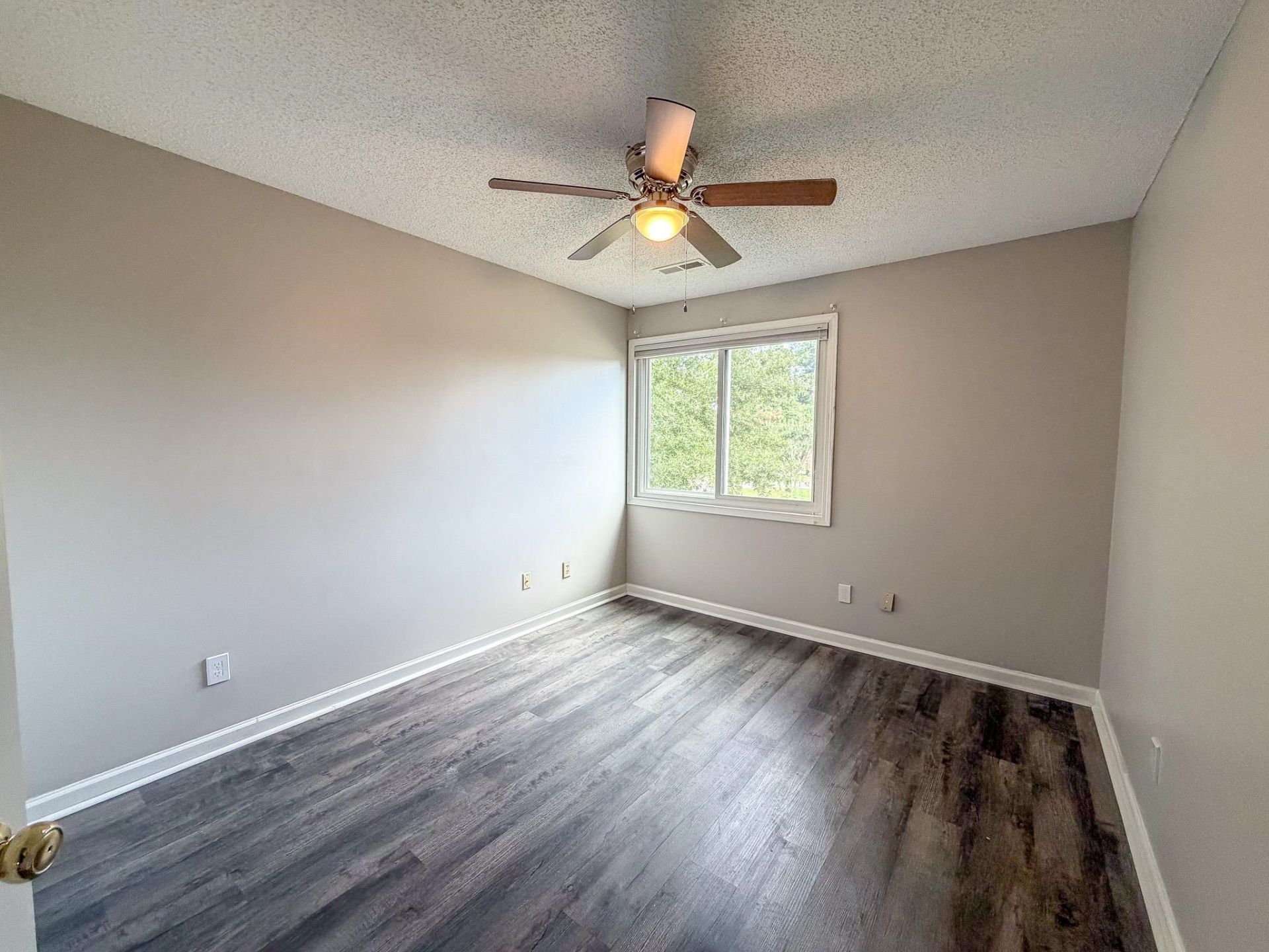 302 Scotts Mill Ct. Photo 32