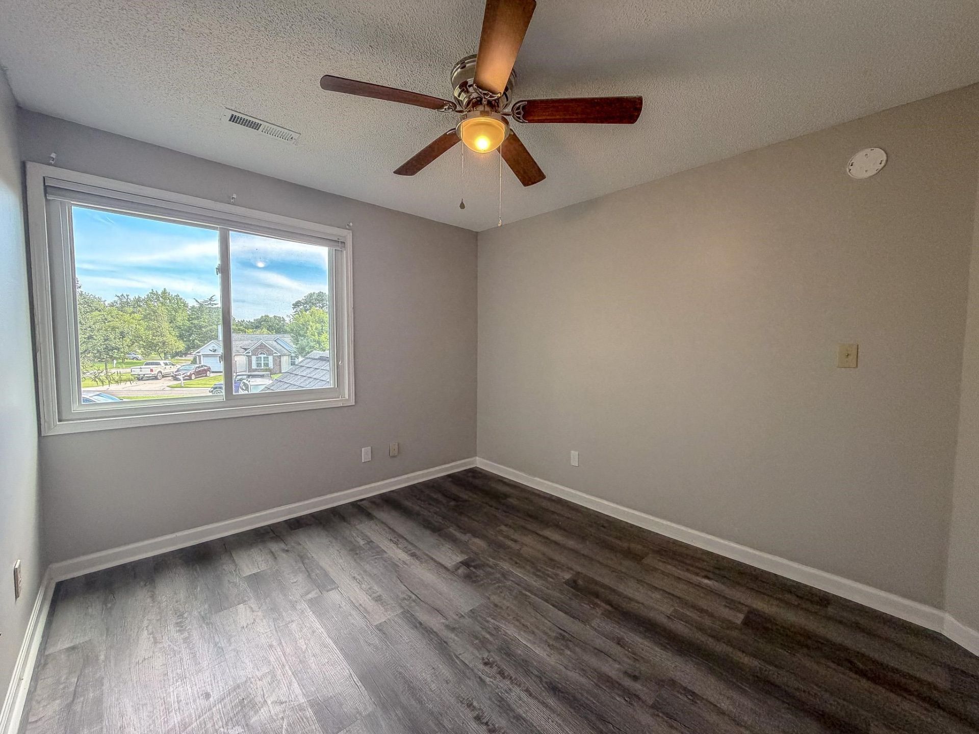 302 Scotts Mill Ct. Photo 34
