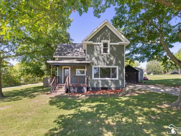 202 Walnut Street, Addison, MI 49220
