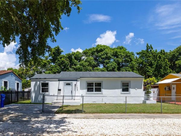 1029 NW 42nd St , Miami, FL 33127