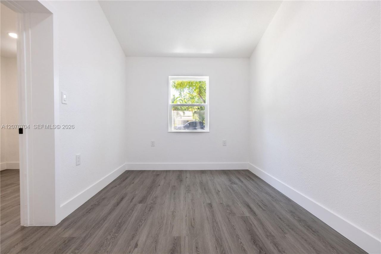 1029 NW 42nd St, Miami, FL 33127 Photo