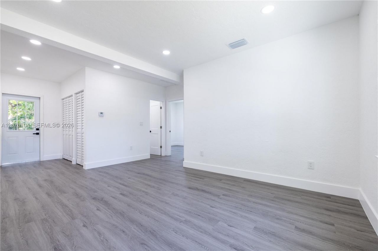 1029 NW 42nd St, Miami, FL 33127 Photo