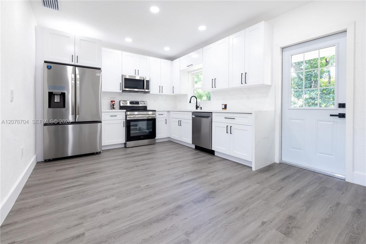 1029 NW 42nd St, Miami, FL 33127 Photo