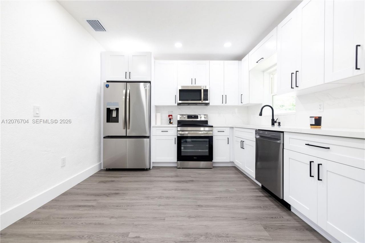 1029 NW 42nd St, Miami, FL 33127 Photo