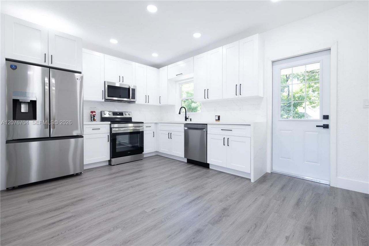 1029 NW 42nd St, Miami, FL 33127 Photo