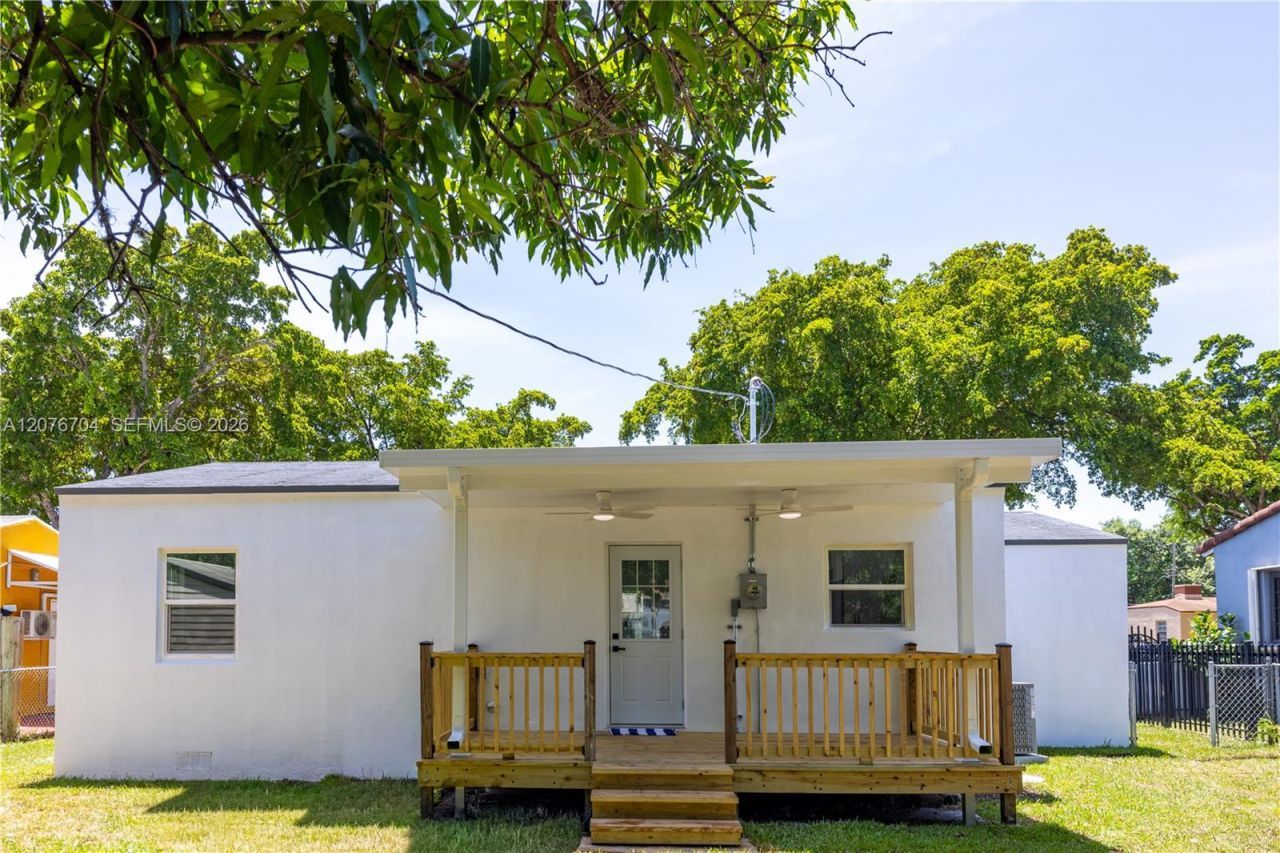 1029 NW 42nd St, Miami, FL 33127 Photo