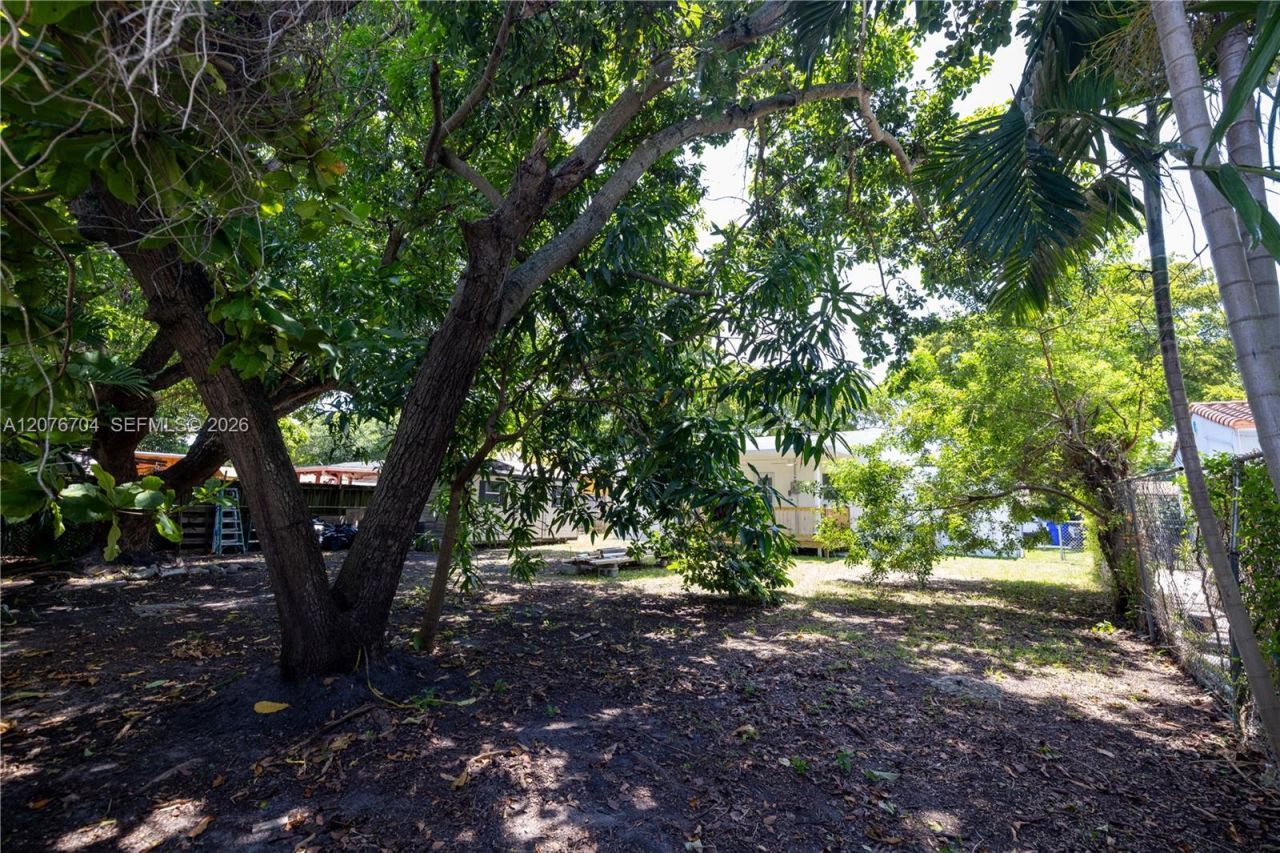 1029 NW 42nd St, Miami, FL 33127 Photo