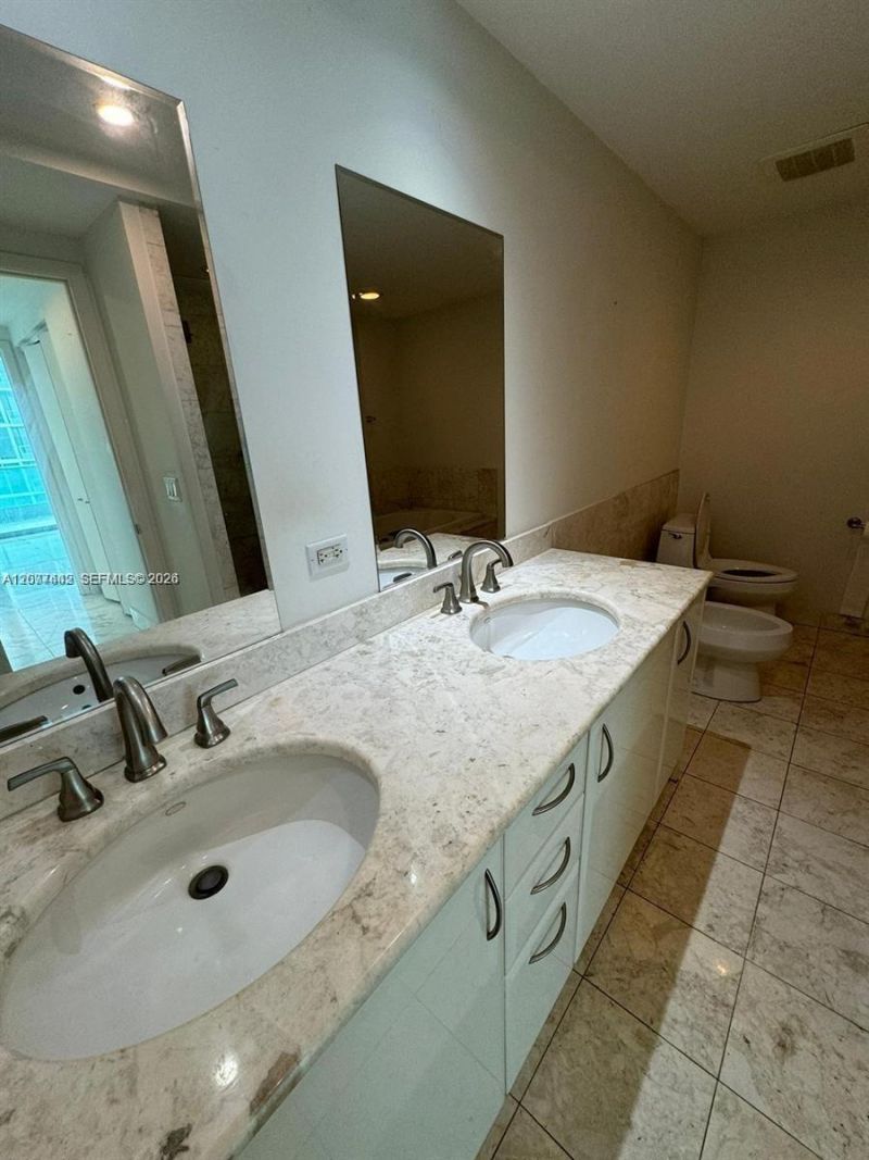 1331 Brickell Bay Dr , Unit 1704, Miami, FL 33131 Photo