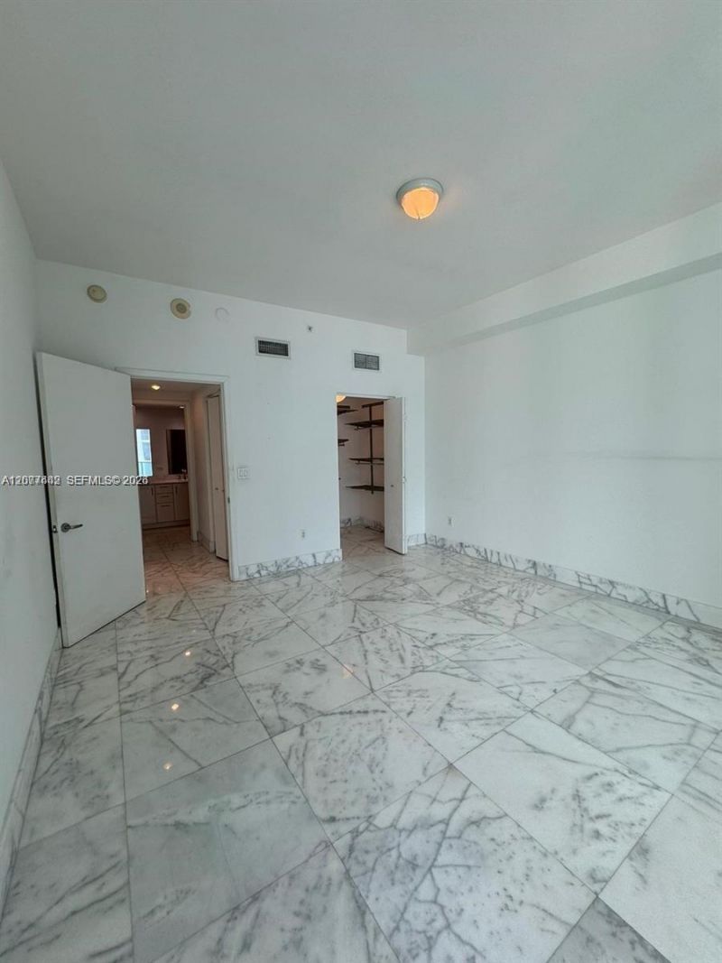 1331 Brickell Bay Dr , Unit 1704, Miami, FL 33131 Photo