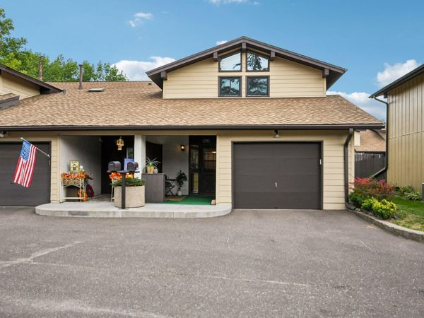 1748 Mcknight Road N, Unit 24, Maplewood, MN 55109