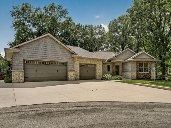 2130 Arlen Court SW, Rochester, MN 55902